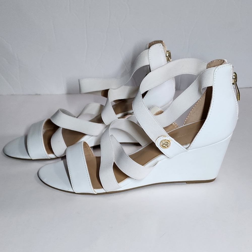 Liz Claiborne White Wedge Sandals/ 1OM